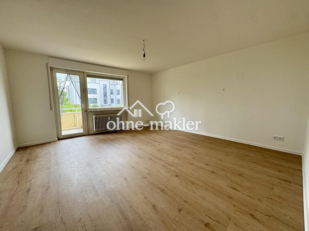 Einziehen und wohlfühlen ! Ideale, geräumige 2-Zimmer-Wohnung mit Balkon, Einbauküche und Stellplatz - Photo 3