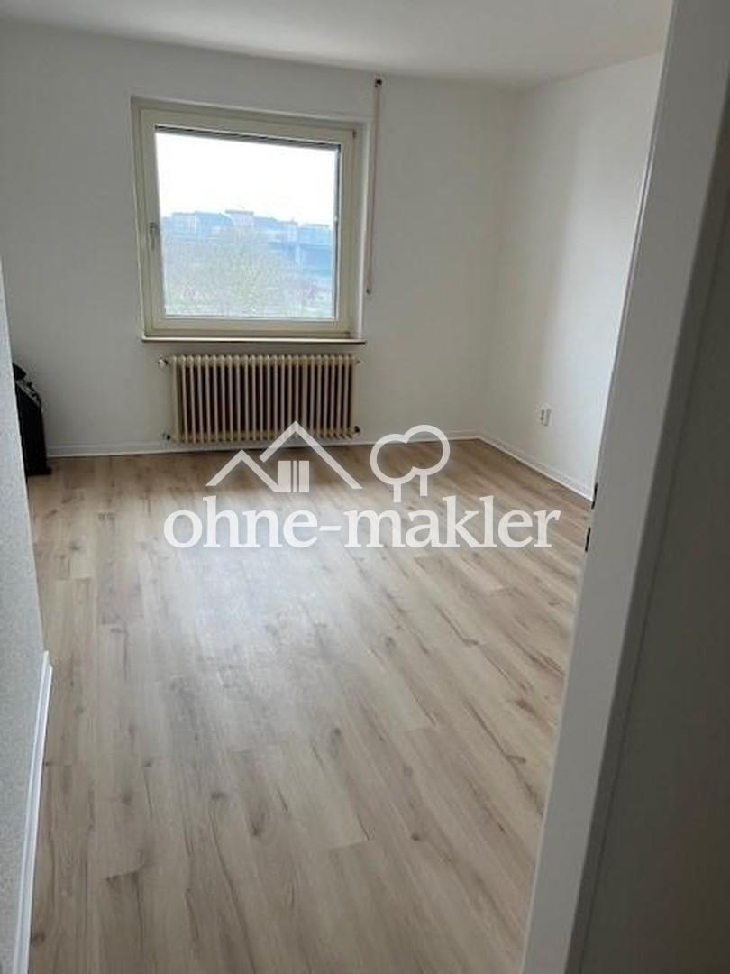 zentrale 2-Zi.-Whg. mit 2 Balkonen im 4. OG (ohne Aufzug) in Rheinufernähe in Ludwigshafen - Photo 1