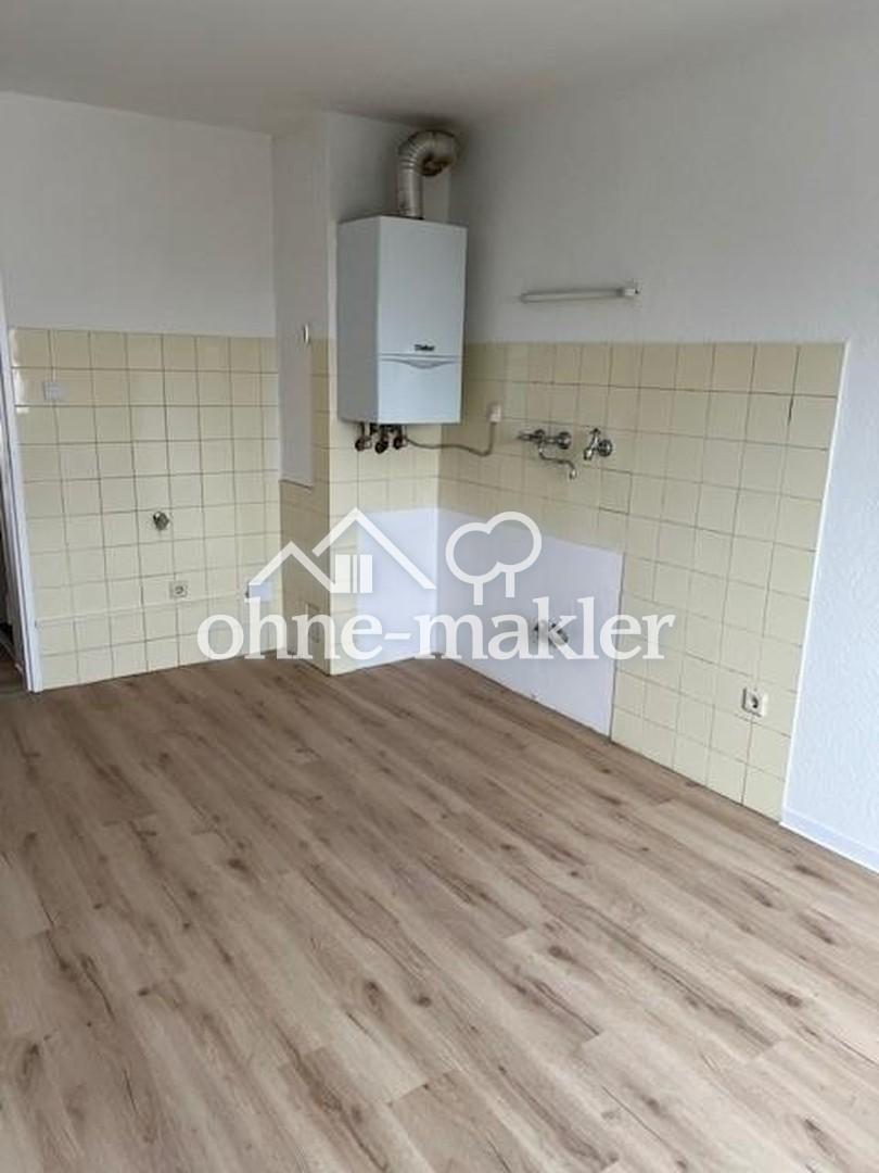 zentrale 2-Zi.-Whg. mit 2 Balkonen im 4. OG (ohne Aufzug) in Rheinufernähe in Ludwigshafen - Photo 2