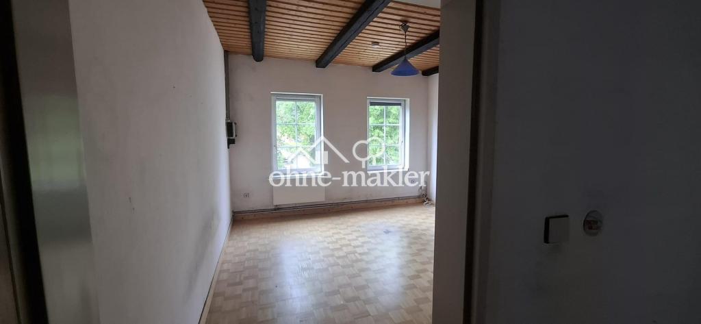 6-Zimmer-Maisonette mit Dachterrasse für Selbstgestalter in Siebenbäumen - Photo 1