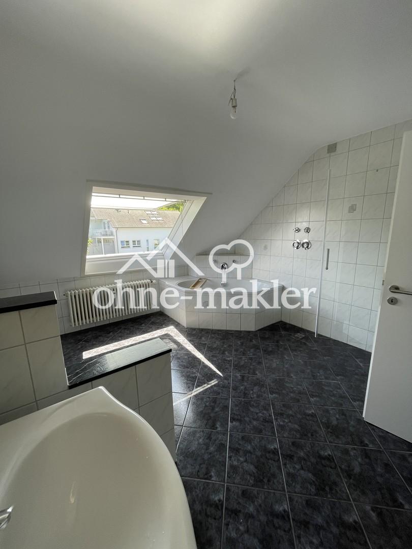 Ansprechende, sanierte 2,5 Zimmer Wohnung mit Balkon, EBK in Eltville - Photo 2