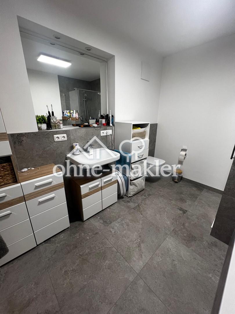 Modern & energieeffizient wohnen: 69 m² Dachgeschosswohnung mit TG-Stellplatz ab 01.09. - Foto 4