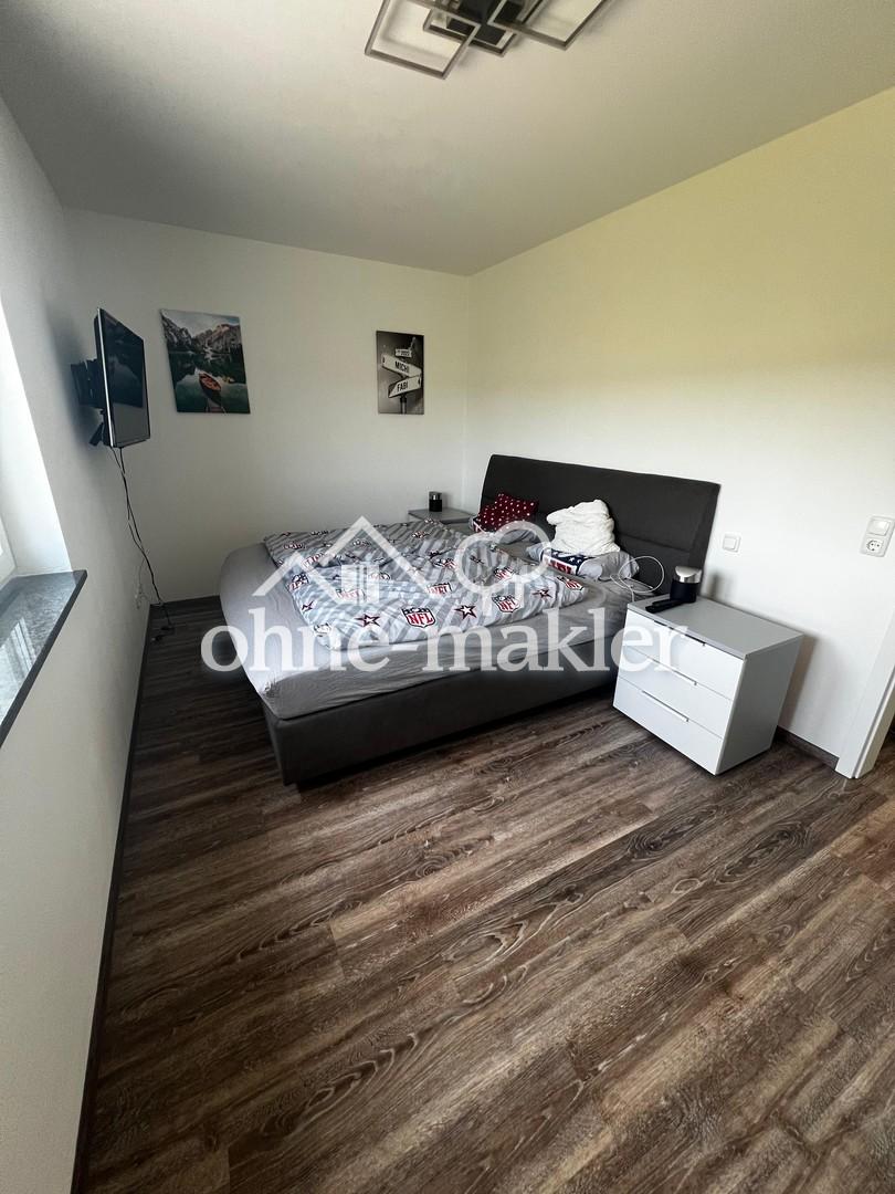 Modern & energieeffizient wohnen: 69 m² Dachgeschosswohnung mit TG-Stellplatz ab 01.09. - Foto 2