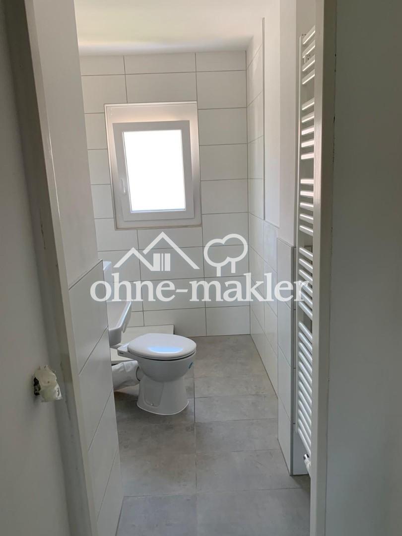 Erstbezug nach umfassender Renovierung: Moderne 2-Zimmer-Wohnung mit Balkon - Foto 1