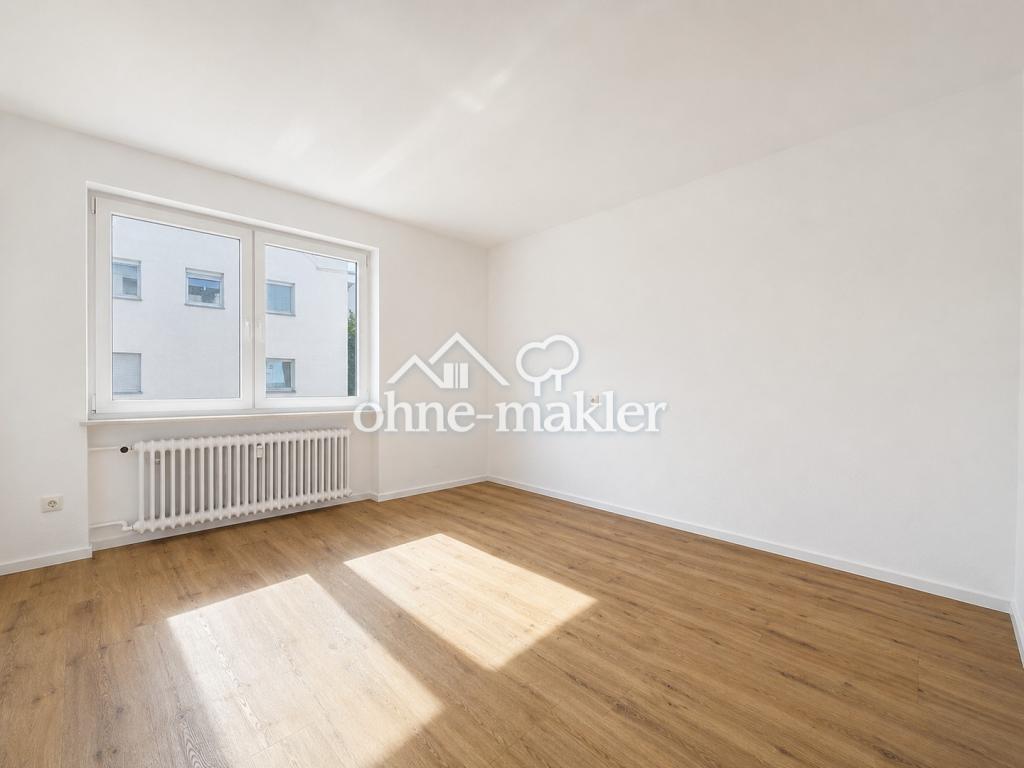 Helle und renovierte 3 Zi. Wohnung in ruhiger, zentraler Wohnlage (Erstbezug nach Renovierung) - Photo 2