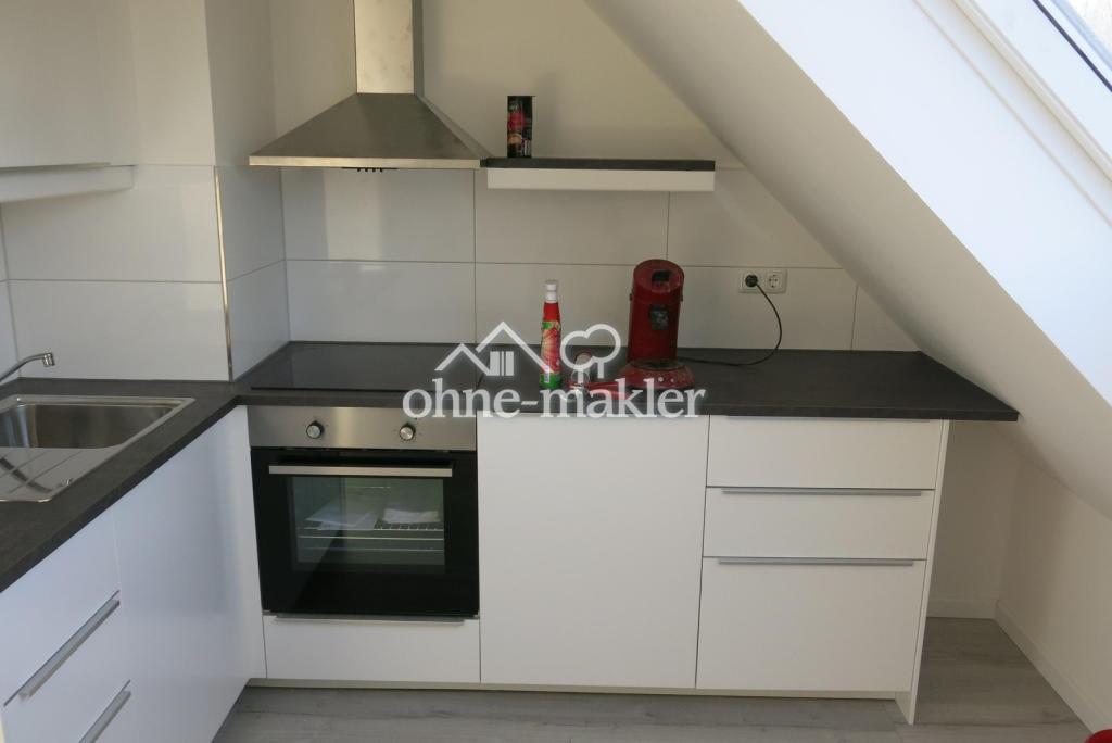 schöne Dachgeschosswohnung löffelfertig 1ZiKüB mit Einbauküche, voll möbliert - Foto 4