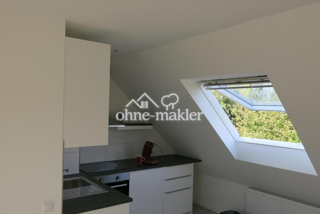 schöne Dachgeschosswohnung löffelfertig 1ZiKüB mit Einbauküche, voll möbliert - Foto 2