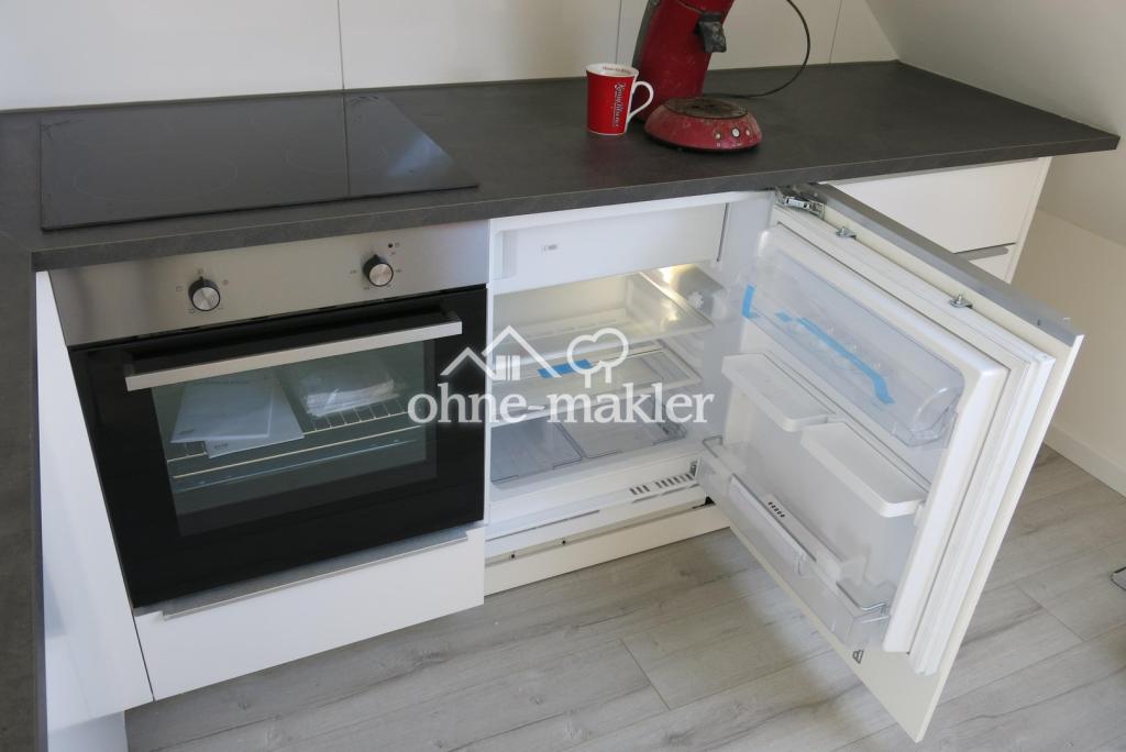 schöne Dachgeschosswohnung löffelfertig 1ZiKüB mit Einbauküche, voll möbliert - Foto 3