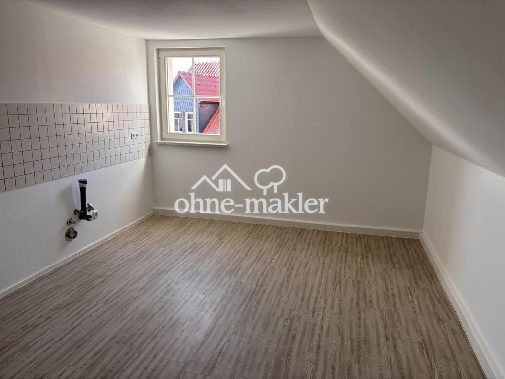 Dachgeschosswohnung mit hellen Räumen in Lobstädt - Photo 5