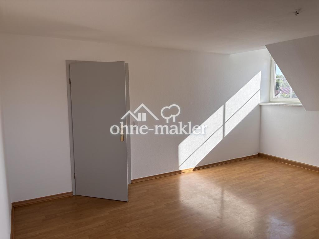 Dachgeschosswohnung mit hellen Räumen in Lobstädt - Photo 5