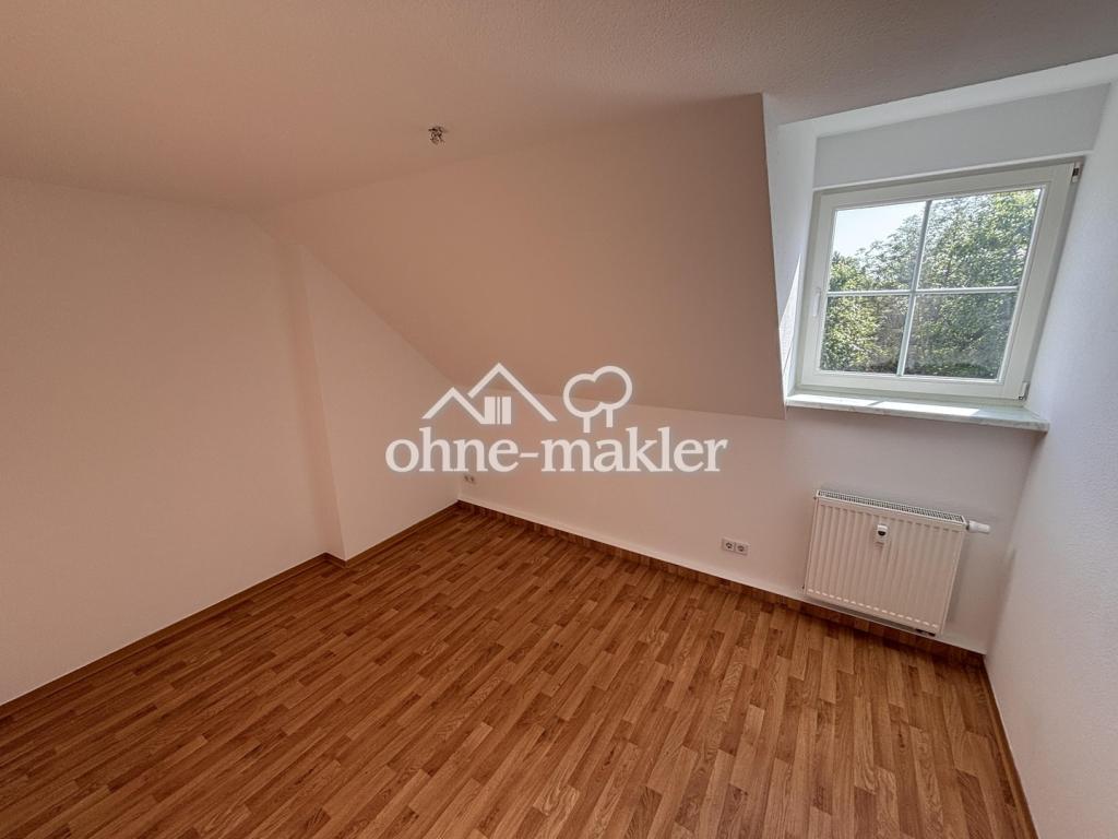 ruhige Dachgeschosswohnung mit hellen Räumen - Photo 1