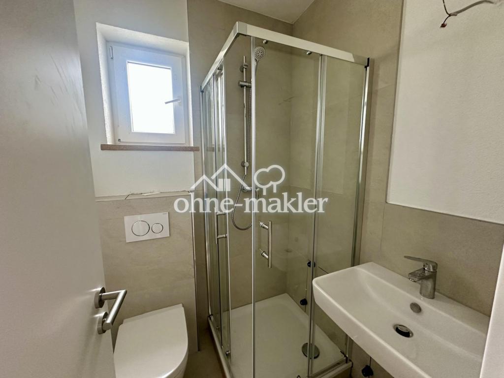 Erstbezug nach Sanierung – Moderne 2-Zimmer-Wohnung mit neuer Einbauküche - Photo 2