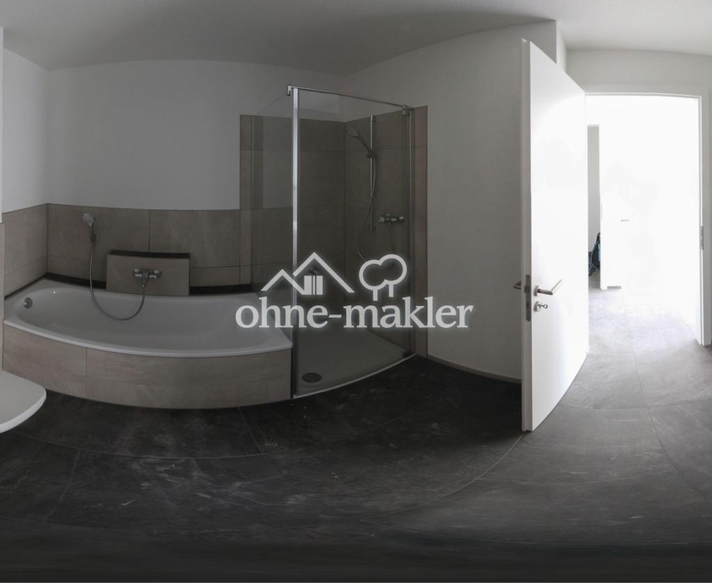 moderne 2,5 Zimmerwohnung mit Lift, EBK und Balkon - Photo 3
