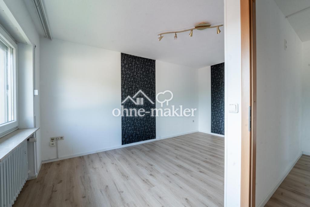 Helle 4 Zimmer Wohnung mit Küche, Süd-Balkon und Klimaanlage - Foto 2