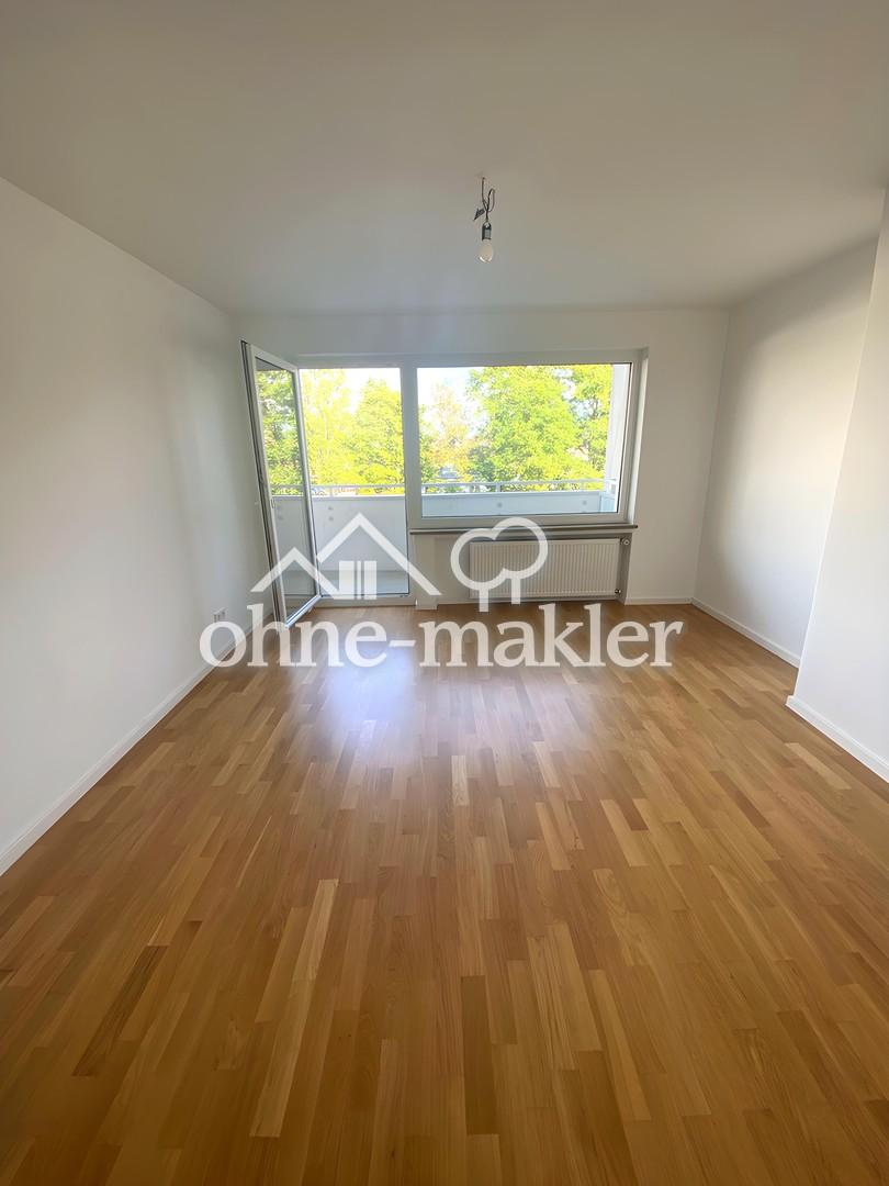 Modern sanierte 3-Zimmer-Wohnung mit Balkon und Einbauküche in München-Laim - Foto 1