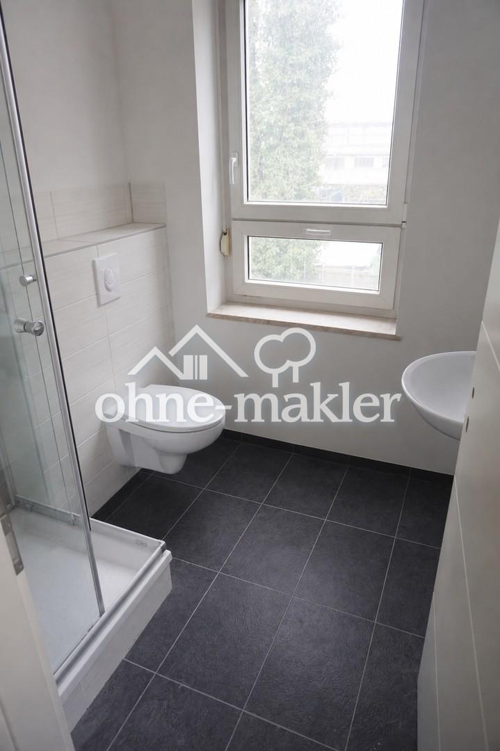 Frisch renoviert: Moderne 2-Raum-Wohnung | Einbauküche | großer Balkon | - Photo 1