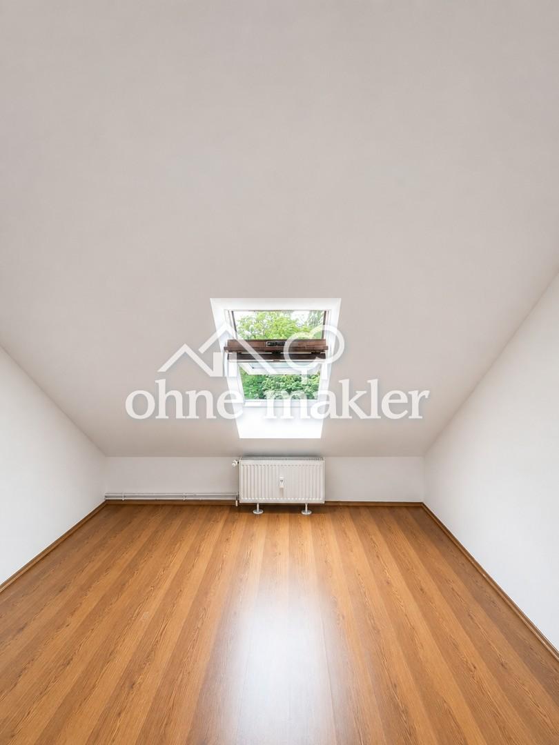 Lichtdurchflutete 2-Zimmer-Dachgeschosswohnung mit neuer Einbauküche in Berlin-Grünau - Photo 5
