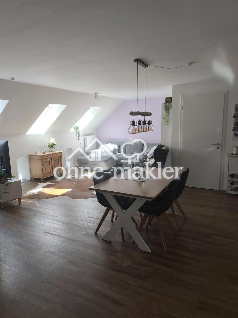 Sanierte 2-Zimmer-DG-Wohnung mit Einbauküche, 79,5 m², zentral in Schleswig - Foto 1