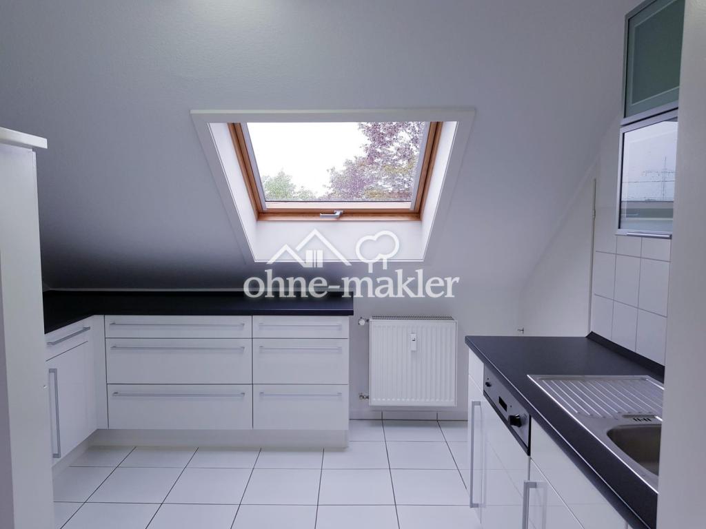 Sonnige 3,5-Zimmer-Wohnung mit Balkon, Einbauküche & Stellplatz in ruhiger Lage - Photo 1