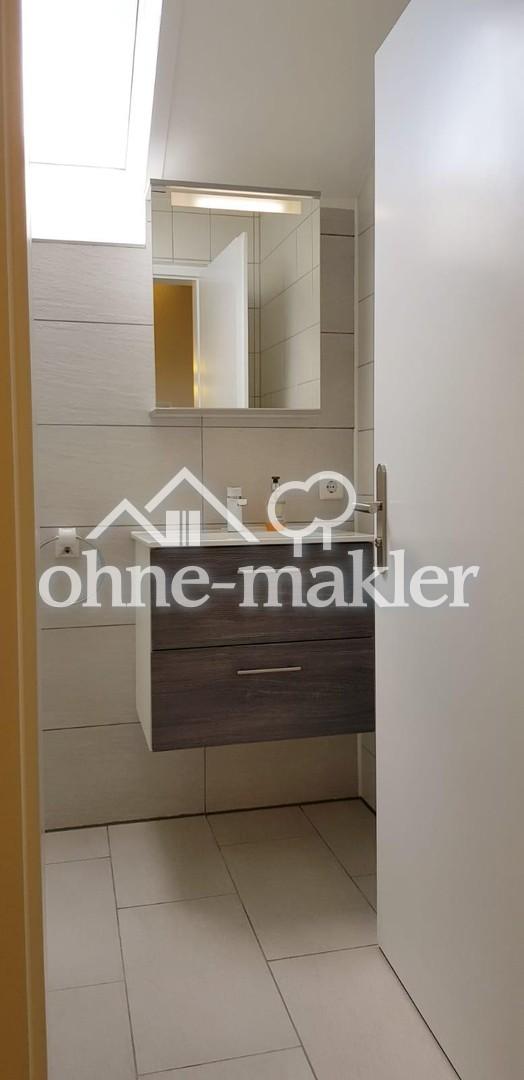 Sonnige 3,5-Zimmer-Wohnung mit Balkon, Einbauküche & Stellplatz in ruhiger Lage - Photo 5