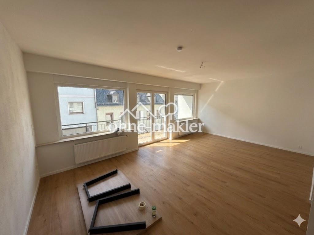 Wohnung: 130 m² (zwei Bäder) + 40m² Speicher | Balkon & Garage - Foto 2