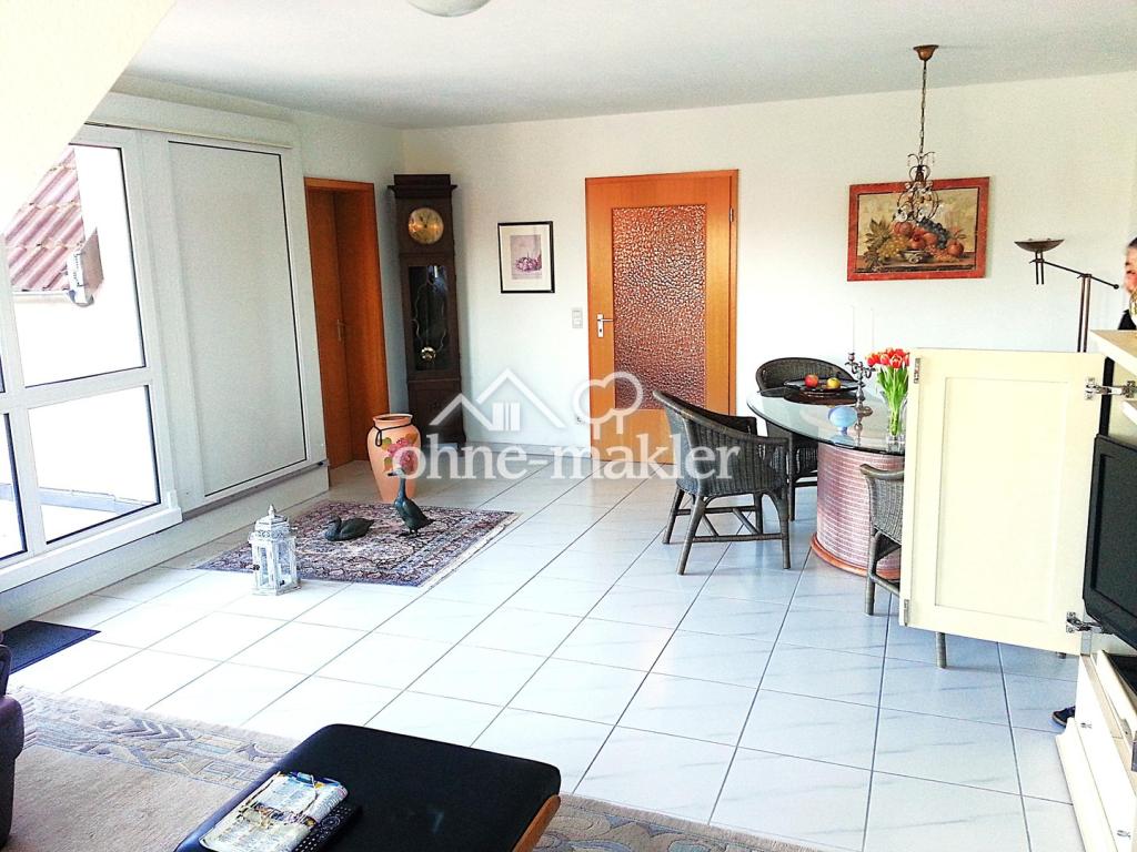 Großzügige helle 3 Zimmer-Wohnung mit Balkon, Nähe Marienbergpark, direkt vom Eigentümer - Photo 2