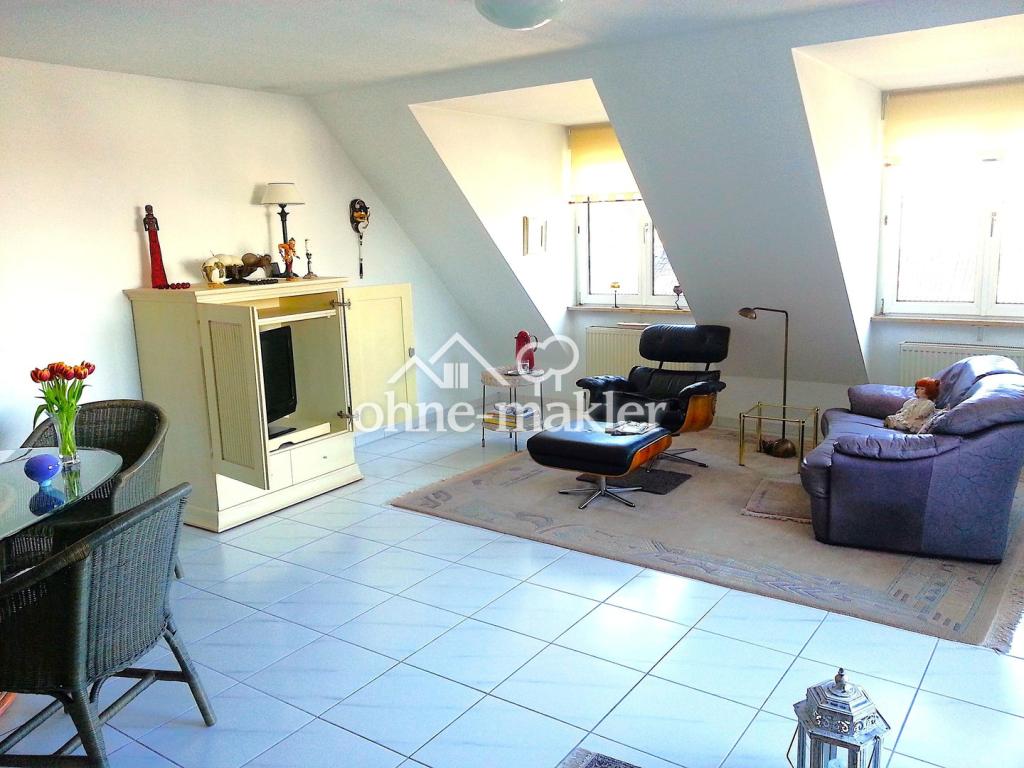 Großzügige helle 3 Zimmer-Wohnung mit Terrasse, Nähe Marienbergpark, direkt vom Eigentümer - Photo 1