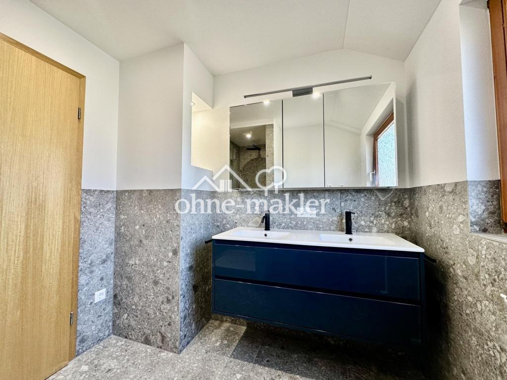 Dachgeschosswohnung mit traumhafter 60 m² Dachterrasse und Albblick – frisch renoviert - Foto 3