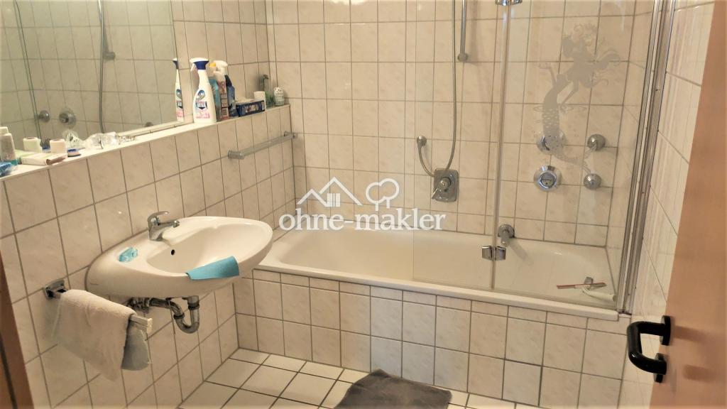Gepflegte, moderne DG-Wohnung mit Fußbodenheizung, EBK in Wiesbaden-Breckenheim - Photo 3