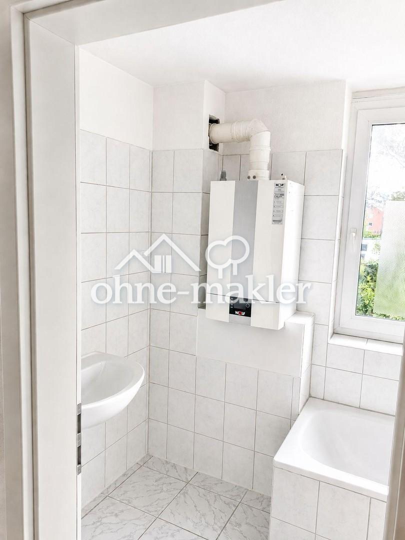 Frisch renoviert mit Balkon, Stellplatz und Keller zu sofort - Photo 2