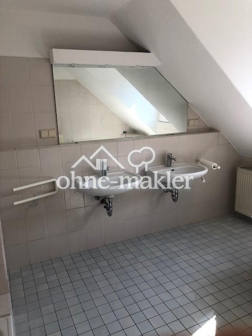 frisch renovierte DG Wohnung mit Balkon - Foto 2