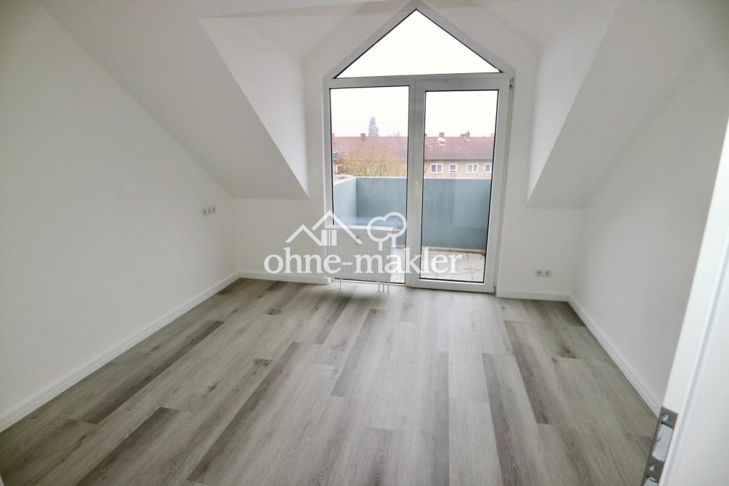 Helle 2-Zimmer-Dachgeschosswohnung mit Balkon, Einbauküche und 2 Stellplätzen in Eisenberg - Photo 5