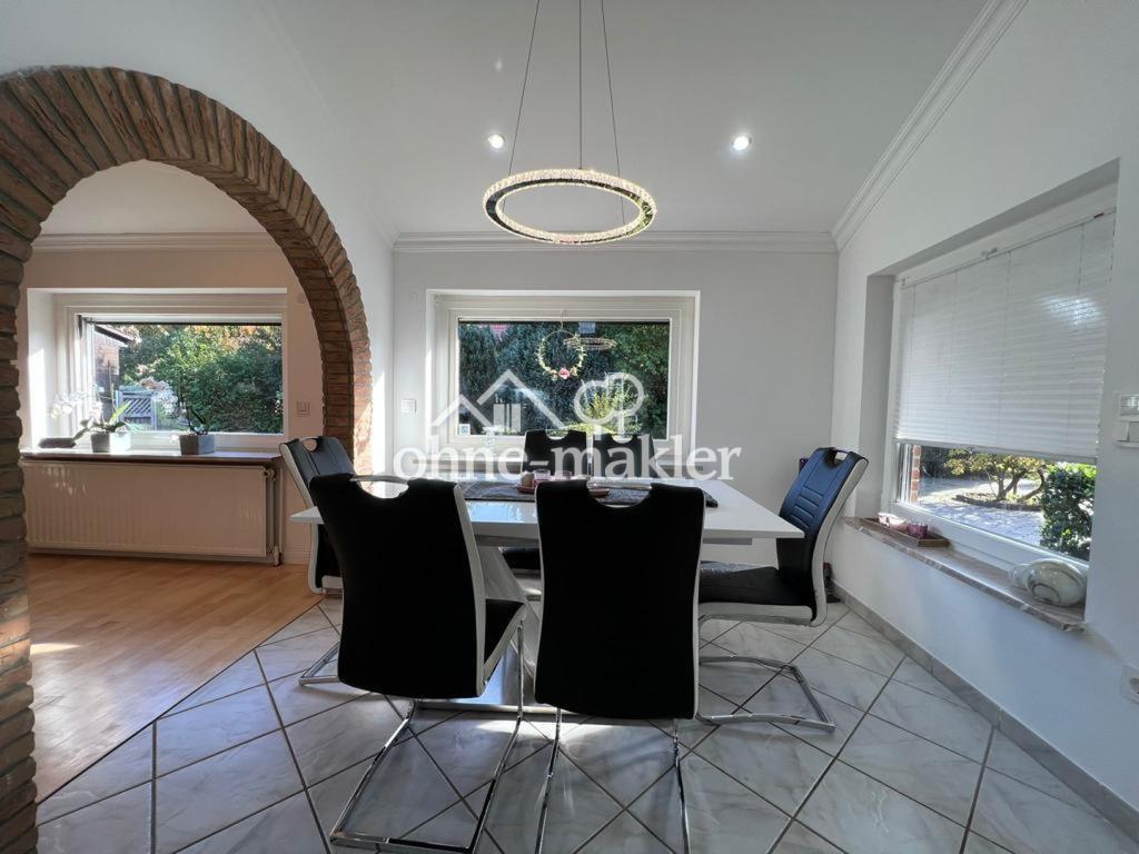 Modernisiertes Einifamilienhaus mit großem Garten & Wintergarten - Photo 4