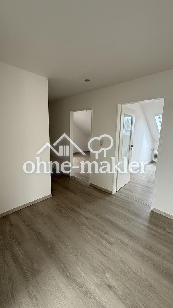 Modernisierte Dachgeschosswohnung im ruhigen 3-Parteien-Haus in Gablingen - Photo 5