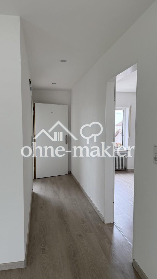 Modernisierte Dachgeschosswohnung im ruhigen 3-Parteien-Haus in Gablingen - Photo 4