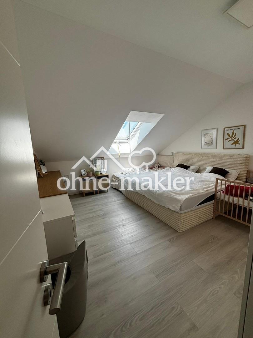 Moderne 3-Zimmer-Dachgeschosswohnung (A+) mit Loggia, Einbauküche, Stellplatz und großem Dachboden - Photo 4