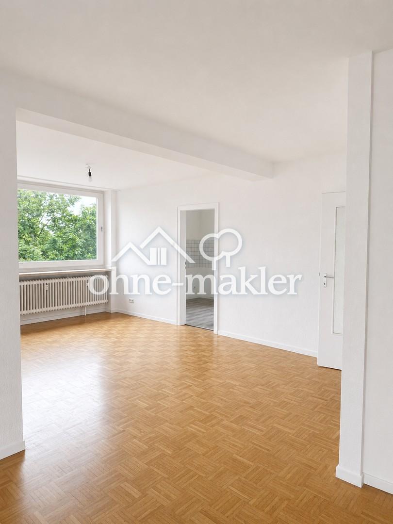 Frisch renovierte 2-Zimmer-Wohnung mit großem Balkon, neuer Einbauküche und Aufzug in Innenstadtlage - Photo 1
