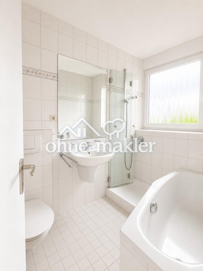 Frisch renovierte 2-Zimmer-Wohnung mit großem Balkon, neuer Einbauküche und Aufzug in Innenstadtlage - Photo 5