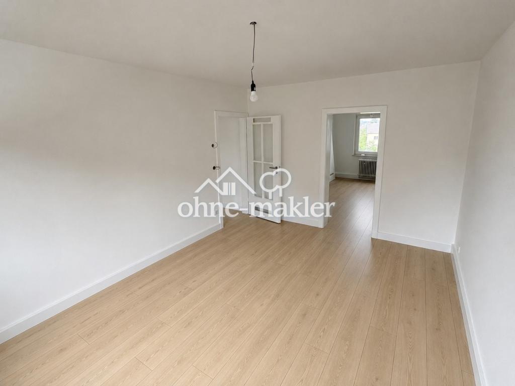 Erstbezug nach Sanierung | Moderne 2-Zimmer-Wohnung | oberste Etage - Photo 1