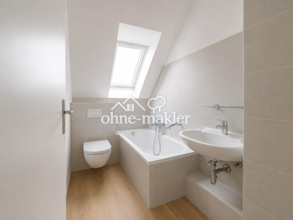 Frisch modernisierte 2-Zimmer-Dachgeschosswohnung mit Einbauküche in Bochum-Wattenscheid - Photo 3