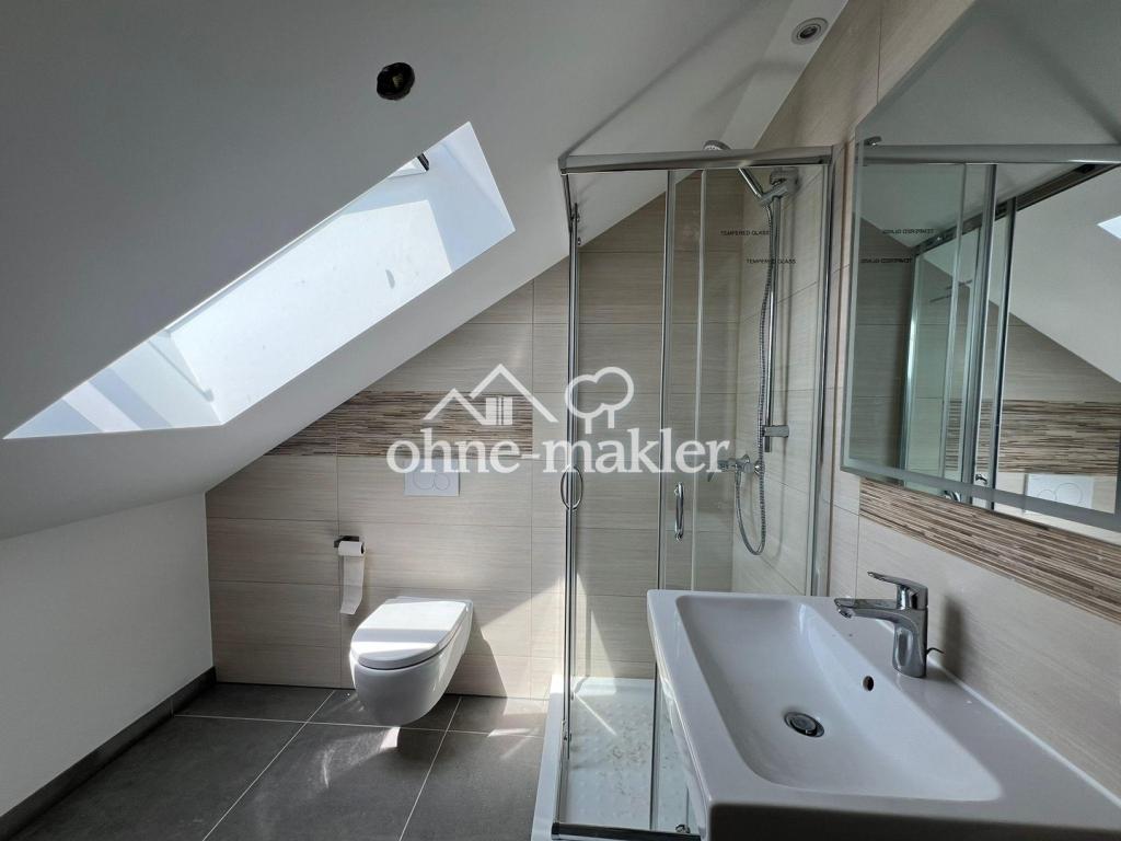 Exklusive 3-Zimmer-Dachgeschosswohnung mit gehobener Innenaustattung in Hanau - Photo 4