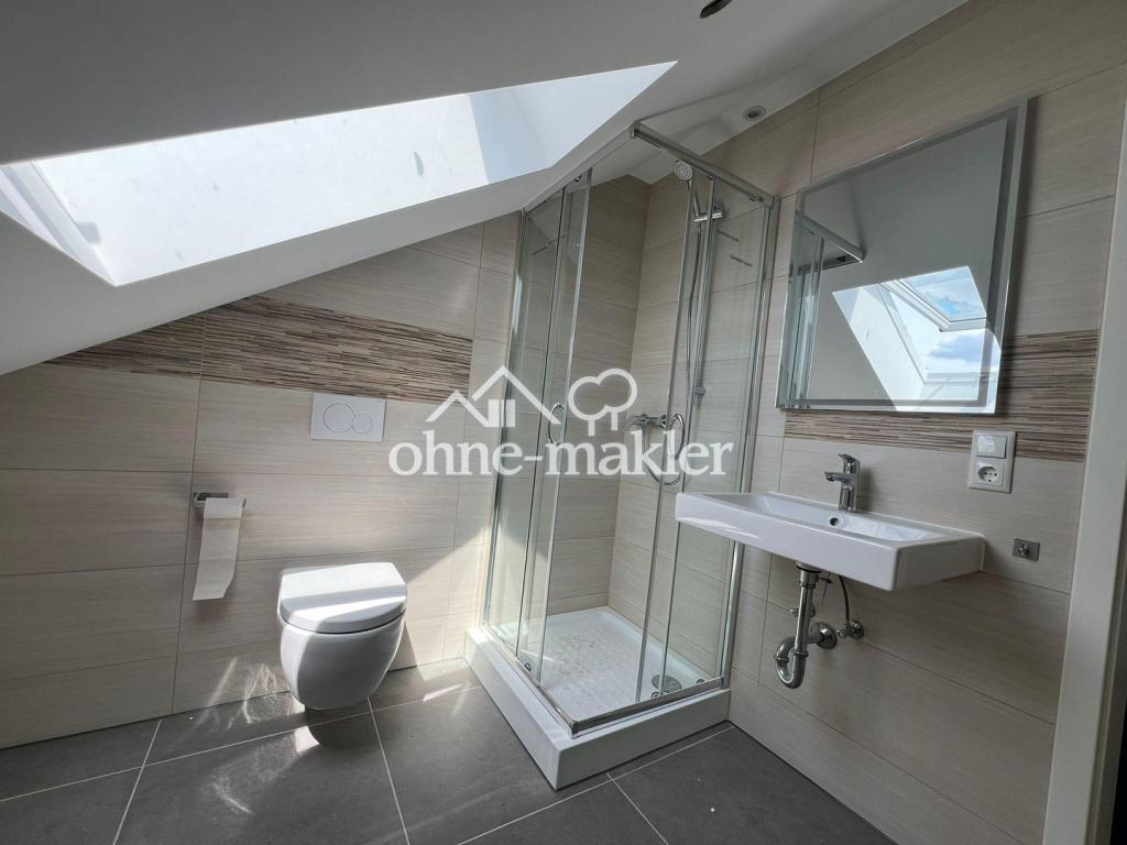 Exklusive 3-Zimmer-Dachgeschosswohnung mit gehobener Innenaustattung in Hanau - Photo 2