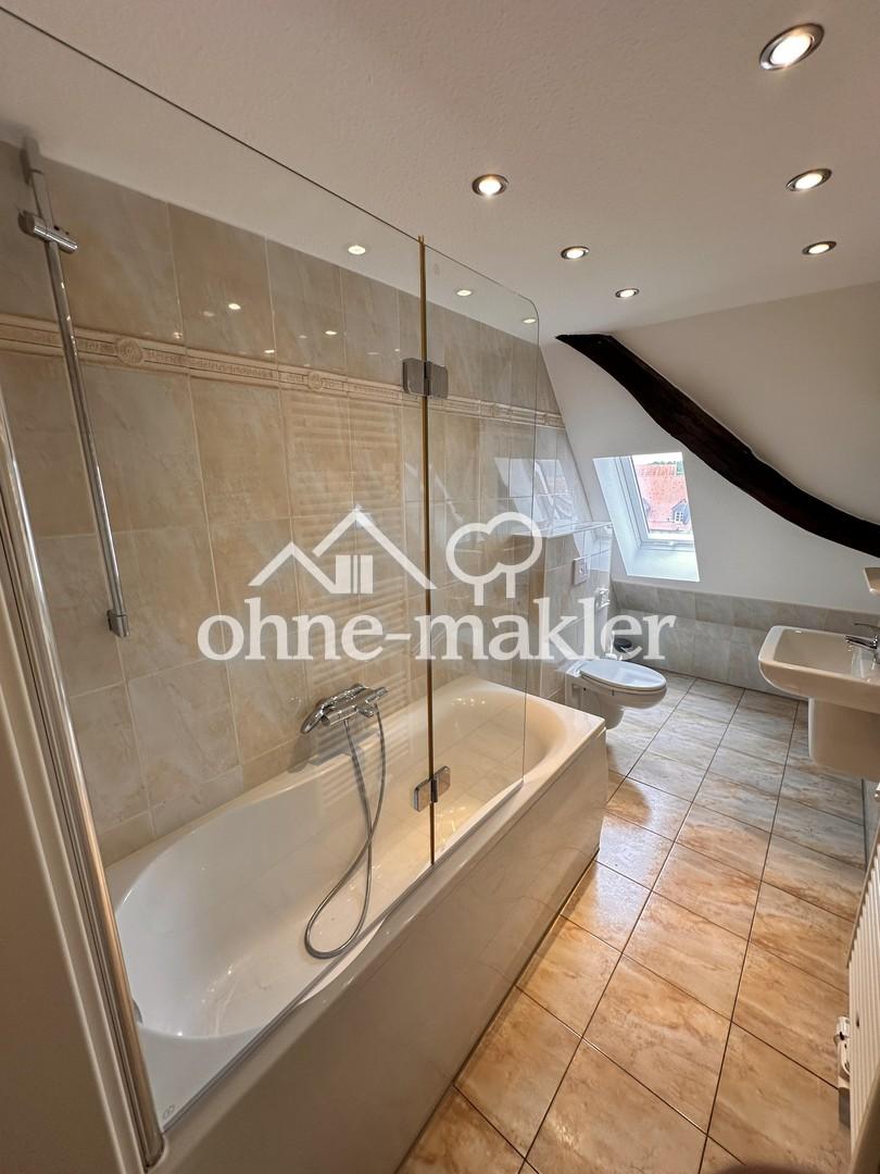 Charmante Dachgeschoss-/Maisonettewohnung mit besonderem Raumgefühl - Foto 3