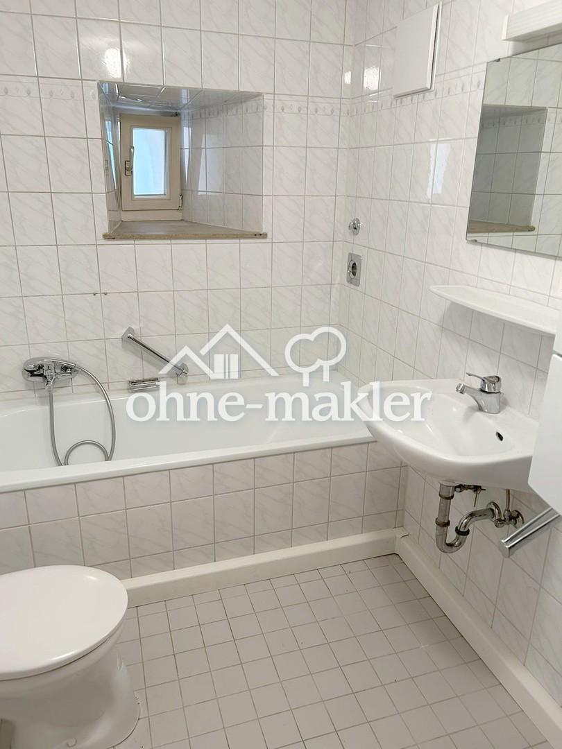 Helle 2 Zi-Whg in einem schönen Fachwerkhaus mit neuer EBK und AA (optional) in Bad Wimpfen - Photo 4