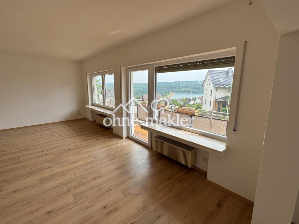 Moderne 3-Zimmer-Wohnung mit Seeblick & Balkon am Sorpesee - Photo 2