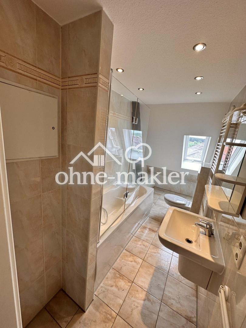Maisonette-Wohnung mit großer 40m² Dachterrasse in Sinsheim-Hilsbach - Photo 2