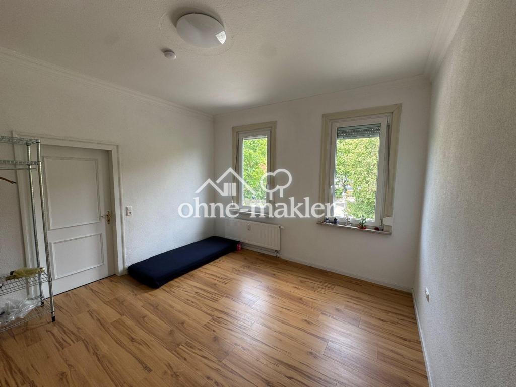 Vollsanierte schöne Stadtwohnung mit neuem Bad und Einbauküche sowie moderner Fernwärmeheizung - Photo 3