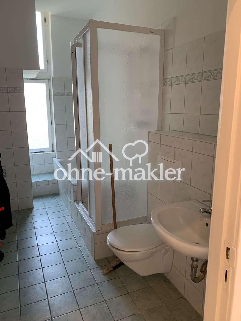 Karlshorst: direkt am S-Bahnhof in denkmalgeschütztem Altbau - Foto 1