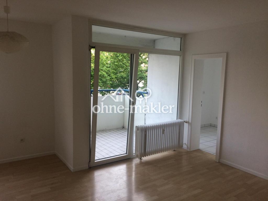 zentrale und verkehrsberuhigte Lage teilmöblierte Wohnung direkt am Wilhelmsplatz mit Aufzug - Photo 2