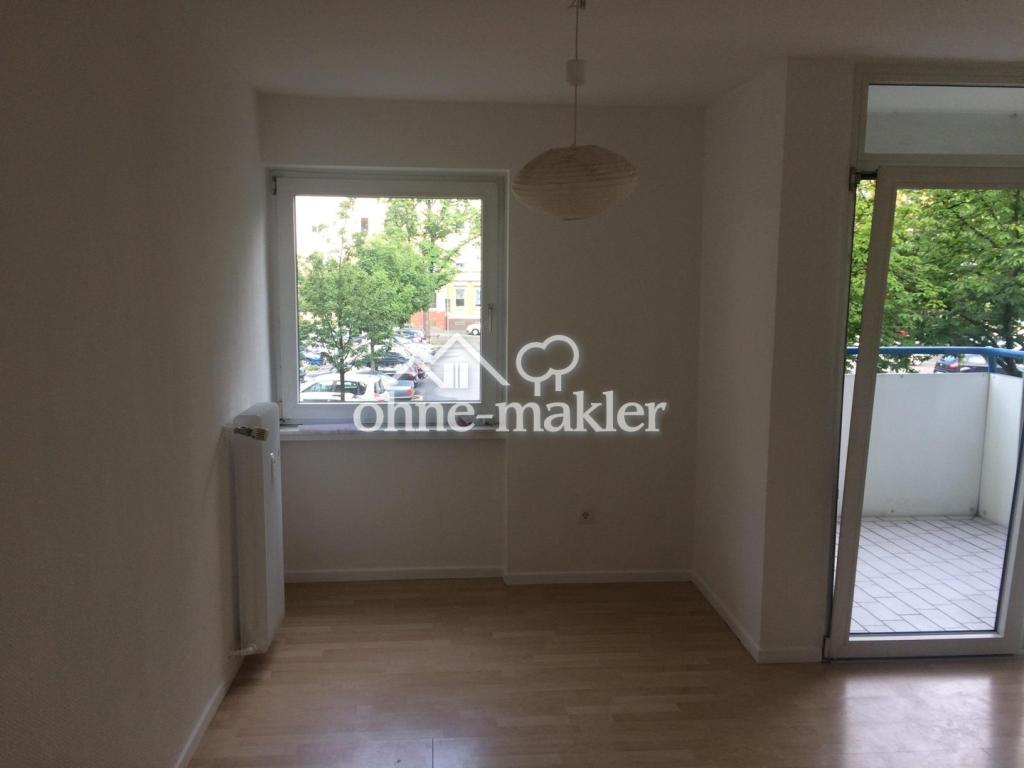 zentrale und verkehrsberuhigte Lage teilmöblierte Wohnung direkt am Wilhelmsplatz mit Aufzug - Photo 1